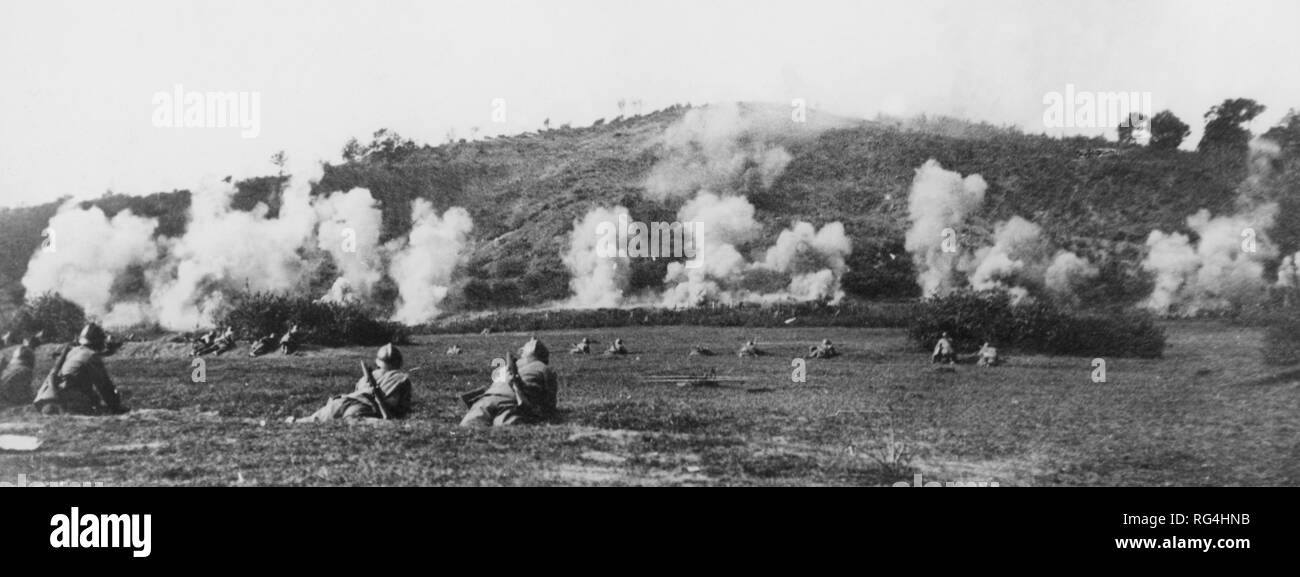 soldiers in action, war 1915-18 Stock Photo