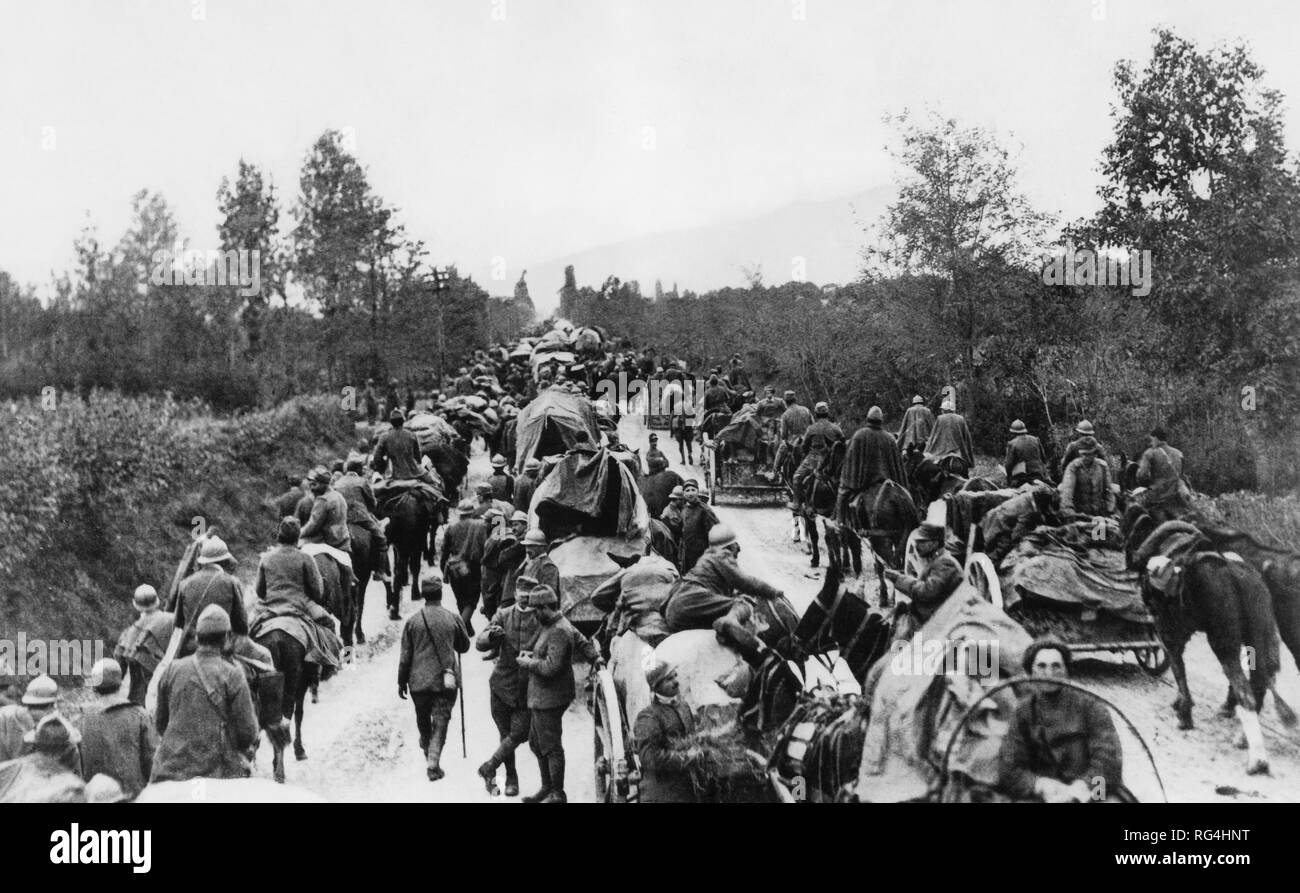 soldiers goes toward the Piave river, 1915-18 Stock Photo