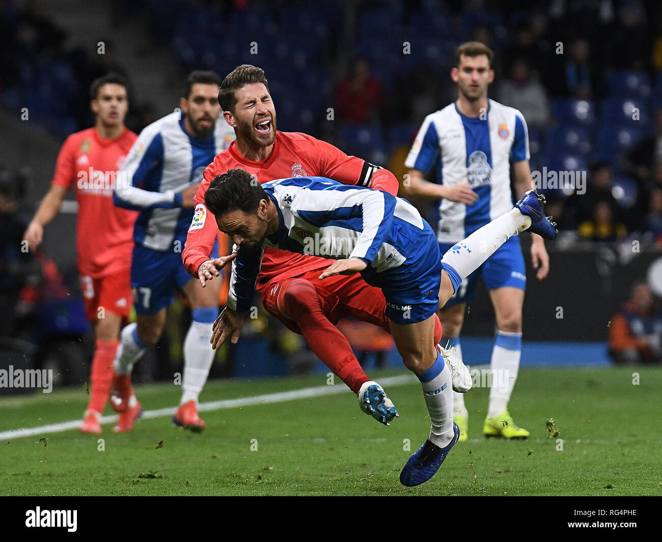 BARCELONA, 27-01-2019. LaLiga 2018/ 2019, date 21. Espanyol-Real Madrid.  Sergio Ramos injury during the game Espanyol-Real Madrid Stock Photo - Alamy