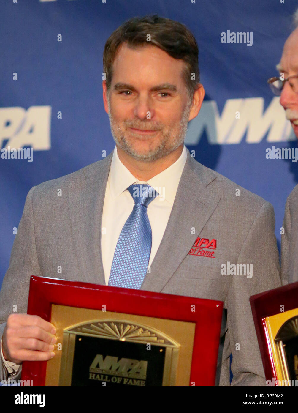 Charlotte, North Carolina, USA. 27th Jan, 2019. Retired NASCAR Driver JEFF GORDON speaking during his induction ceremony into the 2019 National Motorsports Press Association (NMPA) Hall of Fame on January 27, 2019 in Charlotte, N.C. Credit: Ed Clemente/ZUMA Wire/Alamy Live News Stock Photo
