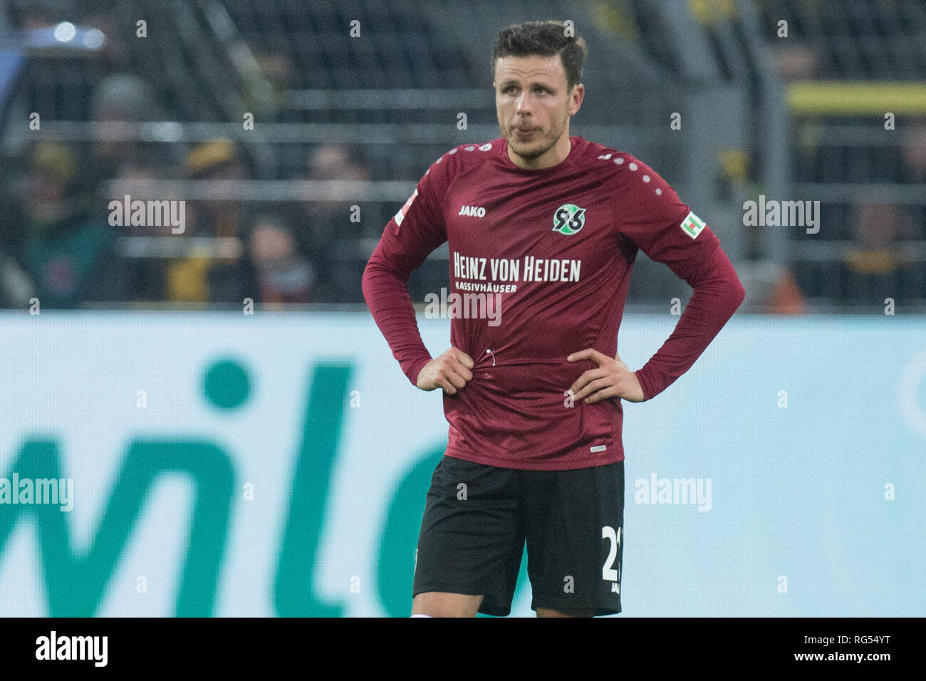 Dortmund, Deutschland. 26th Jan, 2019. Nicolai MUELLER (Mvºller, H) is disappointed, disappointed, disappointment, disappointment, sad, frustrated, frustrated, latedata, half figure, half figure, Soccer 1. Bundesliga, 19. matchday, Borussia Dortmund (DO) - Hanover 96 (H) 5 : 1, on 26.01.2019 in Dortmund/Germany. ¬ | usage worldwide Credit: dpa/Alamy Live News Stock Photo