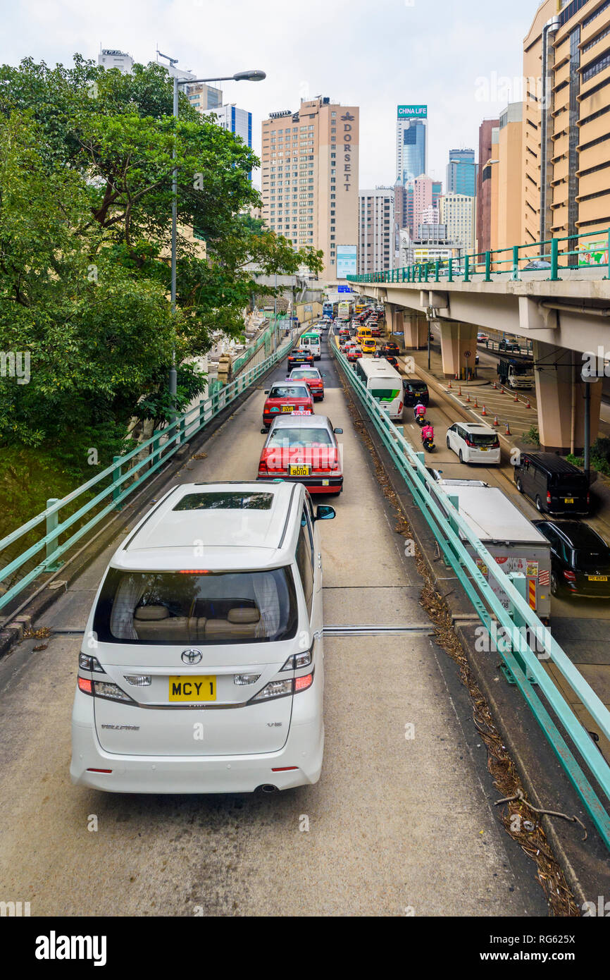 Congested traffic at a standstill on Wong Nai Chung Rd, Happy Valley, Hong Kong Stock Photo