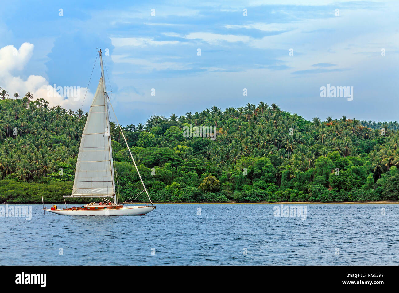 Sailing boat in ocean, Philippines Stock Photo Alamy