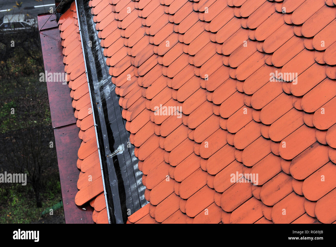 roof, house, home, gutter, roof tiles, precipitation, snow, danger, ice
