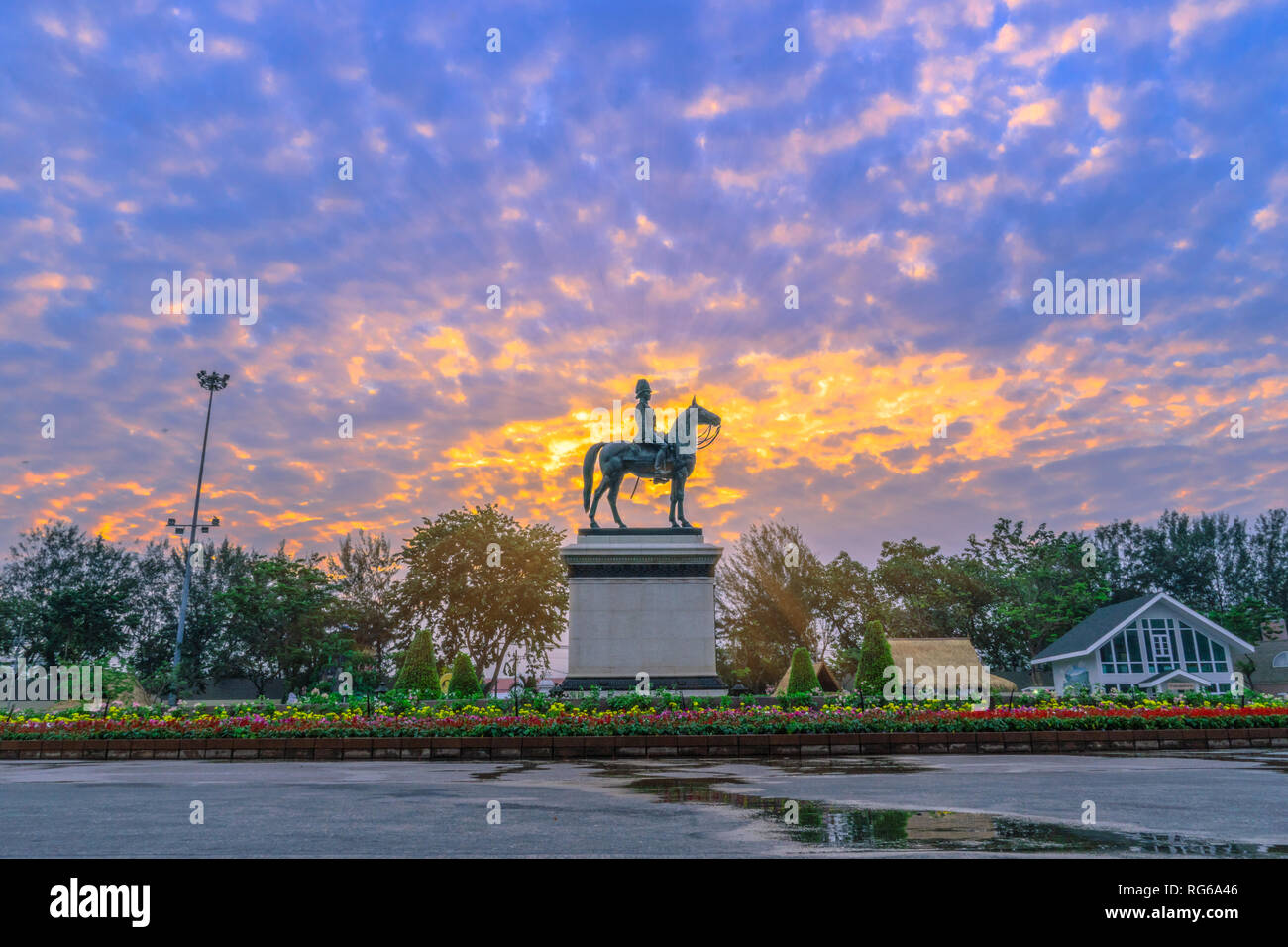 sunrise above The Equestrian State of King Chulalongkorn Rama v the equestrian statue of king rama v in Bangkok Stock Photo