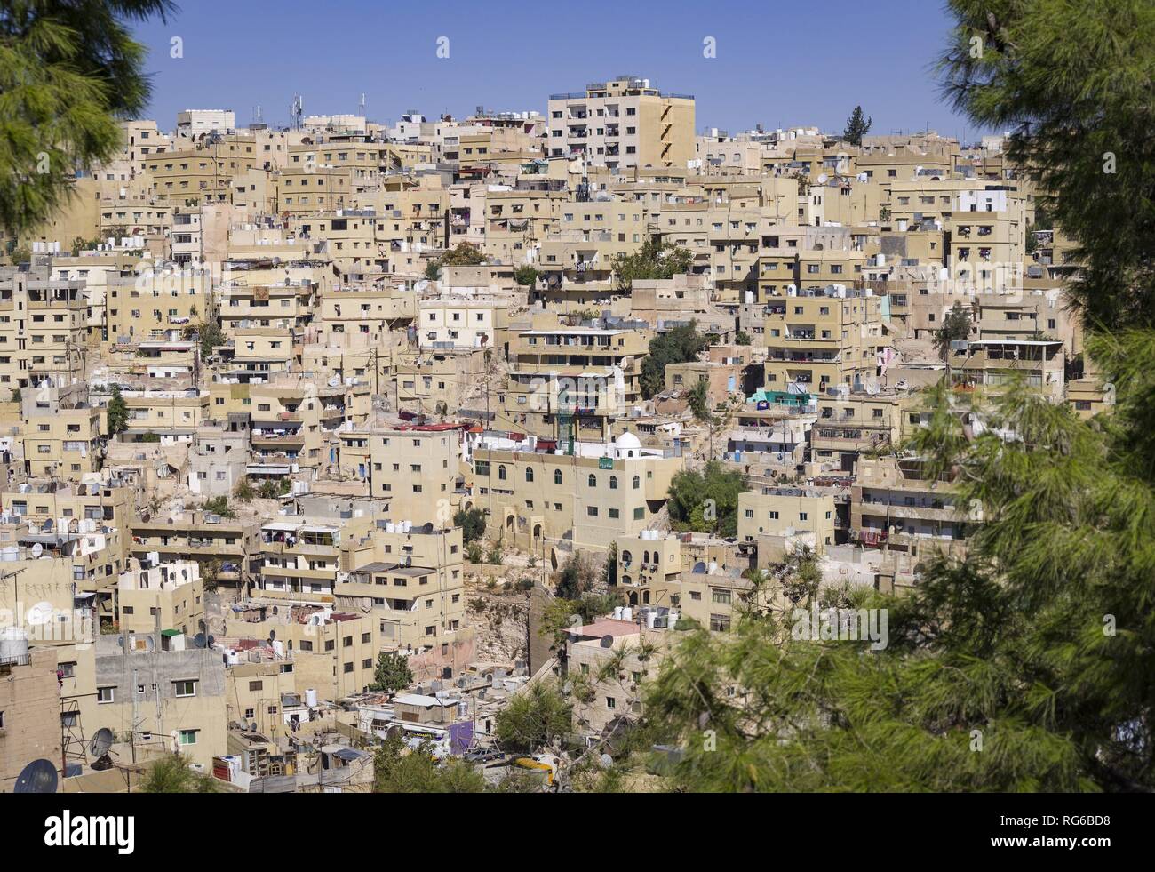 præsentation færge hektar View to the old town of the Jordanian capital Amman. More than 1.8 million people  live in Amman, many of them refugees. (02 November 2018) | usage worldwide  Stock Photo - Alamy