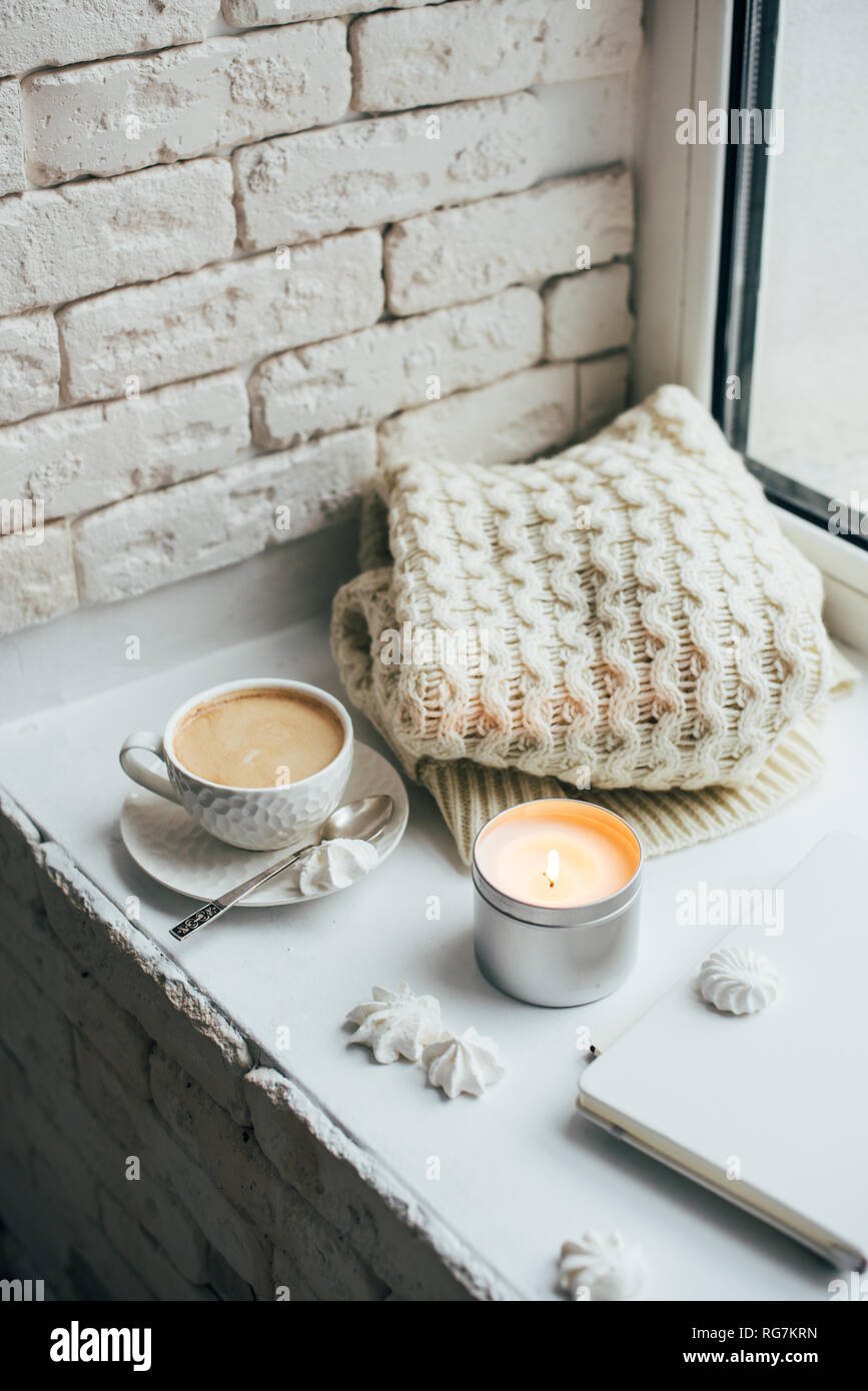 Winter fall candles window hi-res stock photography and images - Alamy