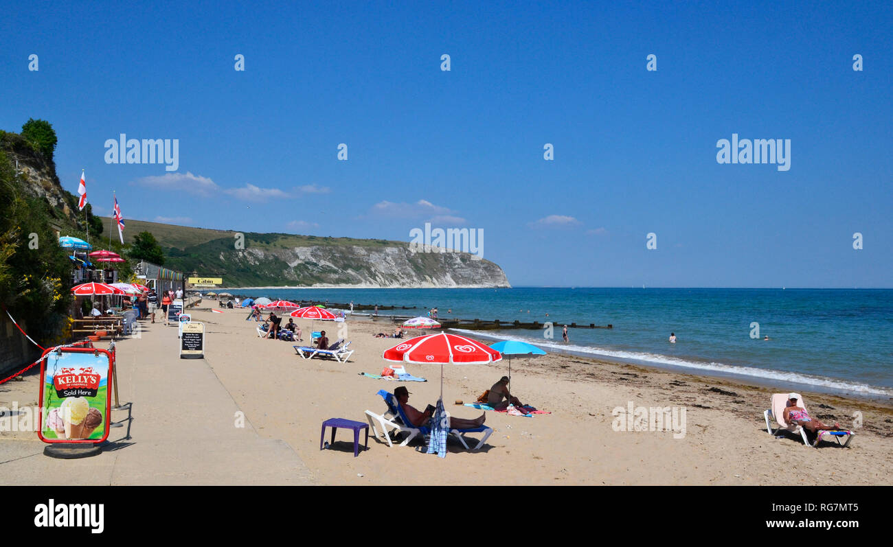 swanage-beach-people-uk-hi-res-stock-photography-and-images-alamy