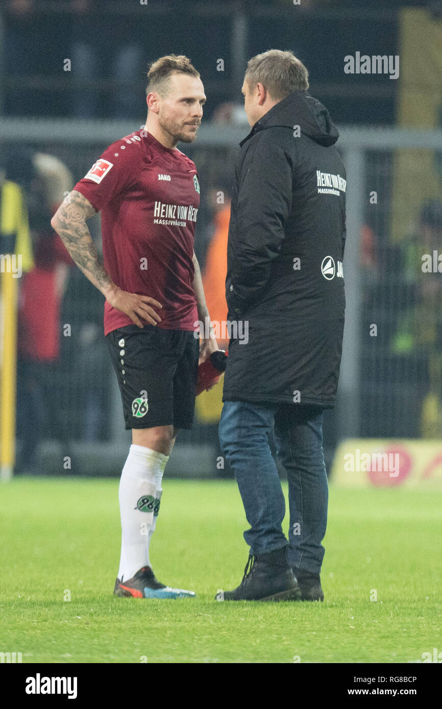 Marvin BAKALORZ (left, H) and Andre BREITENREITER (coach, H) talk after the game witheinander, talking, discussing, discussion, frustratedriert, frustrated, verbatized, disappointed, disappointed, disappointment, disappointment, sad, whole figure, portrait, football 1. Bundesliga, 19. matchday, Borussia Dortmund (DO) - Hanover 96 (H) 5: 1, on 26.01.2019 in Dortmund/Germany. ¬ | usage worldwide Stock Photo