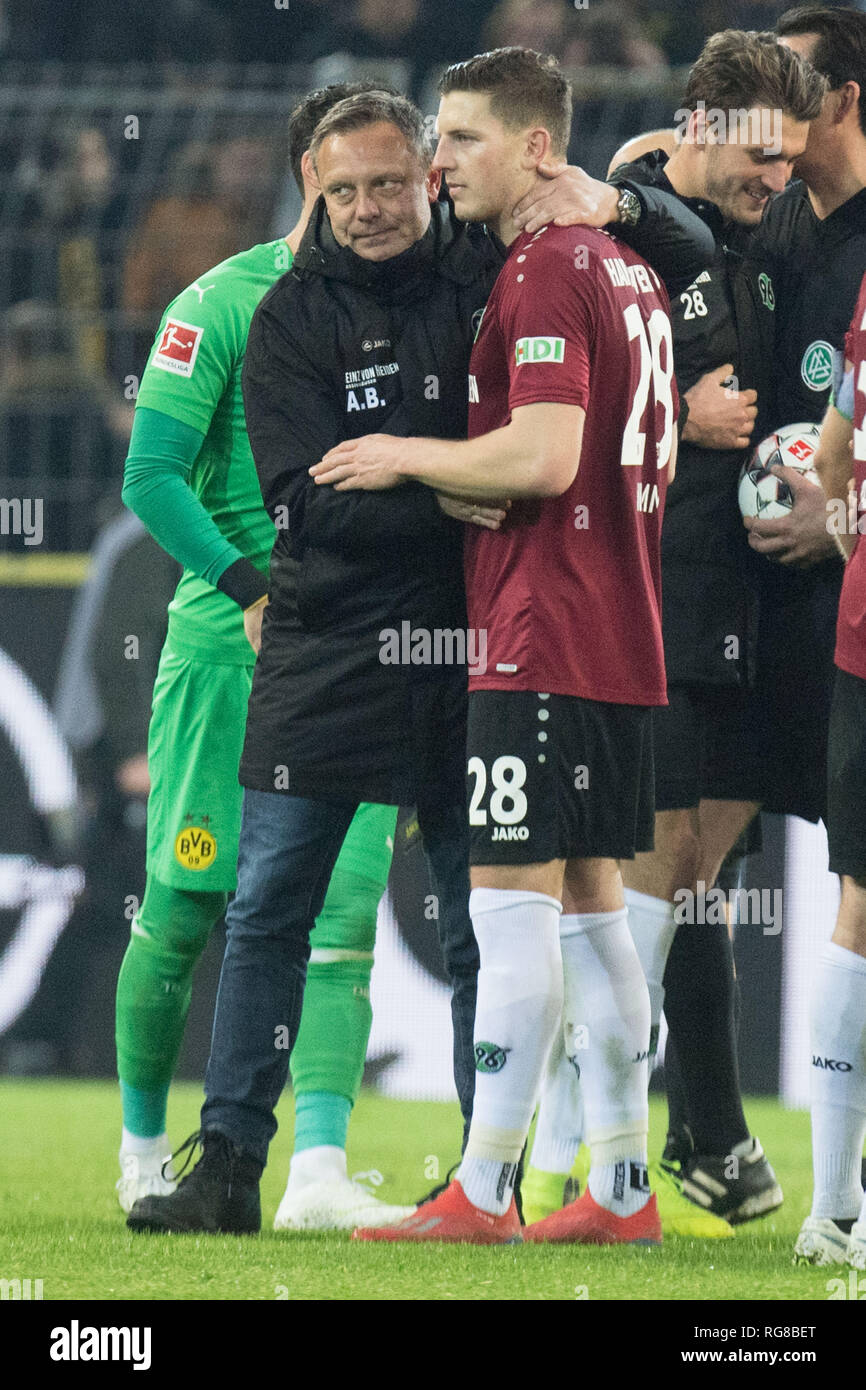 Dortmund, Deutschland. 26th Jan, 2019. Andre BREITENREITER (left, coach, H) hugs after the end of the game Kevin WIMMER (H), frustrated, frustrated, late, disappointed, disappointed, disappointment, disappointment, sad, full figure, portrait, football 1st Bundesliga, 19th matchday, Borussia Dortmund (DO) - Hanover 96 (H) 5: 1, on 26/01/2019 in Dortmund/Germany. ¬ | usage worldwide Credit: dpa/Alamy Live News Stock Photo