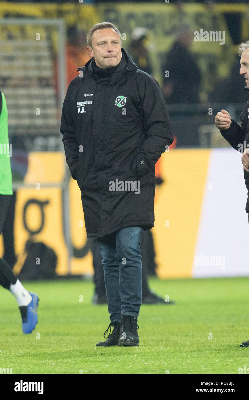 Dortmund, Deutschland. 26th Jan, 2019. Andre BREITENREITER (coach, H) is disappointed after the end of the game, disappointed, disappointed, disappointed, sad, frustrated, frustrated, late-rate, full figure, portrait, facial expressions, football 1st Bundesliga, 19th matchday, Borussia Dortmund (DO) - Hanover 96 (H) 5: 1, on 26.01.2019 in Dortmund/Germany. ¬ | usage worldwide Credit: dpa/Alamy Live News Stock Photo