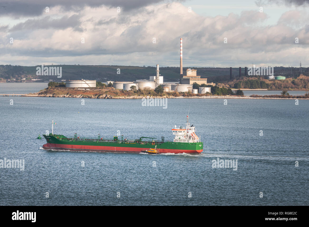 Whitegate, Cork, Ireland. 28th January, 2019. Oil tanker Thun Genius is escorted by the pilot boat Fáilte as it makes it was to the Oil Refinery at Whitegate, Co. Cork, Ireland. Credit: David Creedon/Alamy Live News Stock Photo