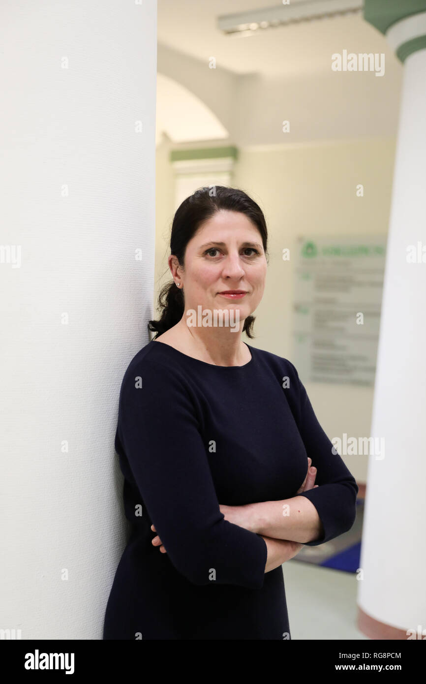Hamburg, Germany. 15th Jan, 2019. Oncologist Georgia Schilling stands in the Asklepios Clinic. (To dpa 'cancer-free - and then? tumor therapies have many long-term consequences') Credit: Christian Charisius/dpa/Alamy Live News Stock Photo