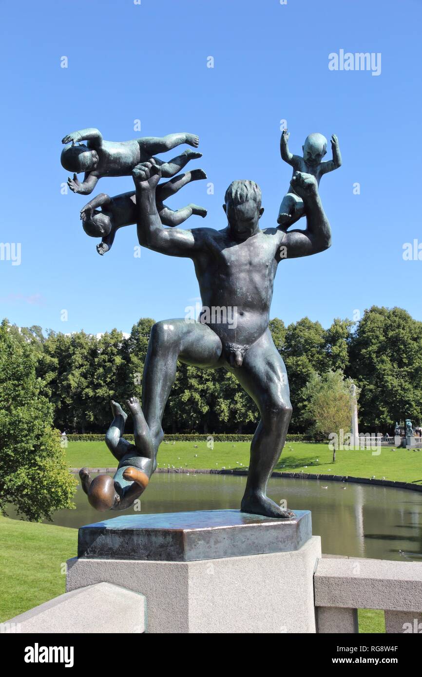 oslo-norway-august-2-2015-vigeland-installation-in-frogner-park-oslo-212-sculptures-around-the-park-were-all-designed-by-artist-gustav-vigeland-RG8W4F.jpg