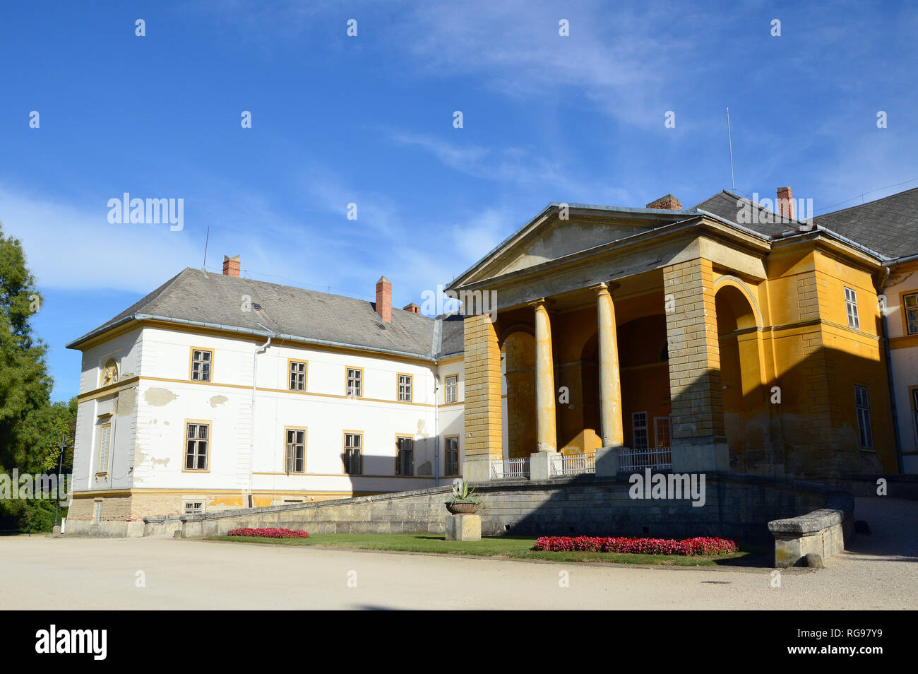 Hungarian mansion hi-res stock photography and images - Alamy