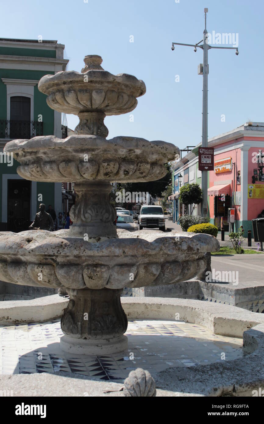 Fuente seca en las 9 esquinas, centro de Guadalajara, Jalisco, México foto tomada al medio día utilizando un lente 18-55 mm y haciendo un  zoom Stock Photo