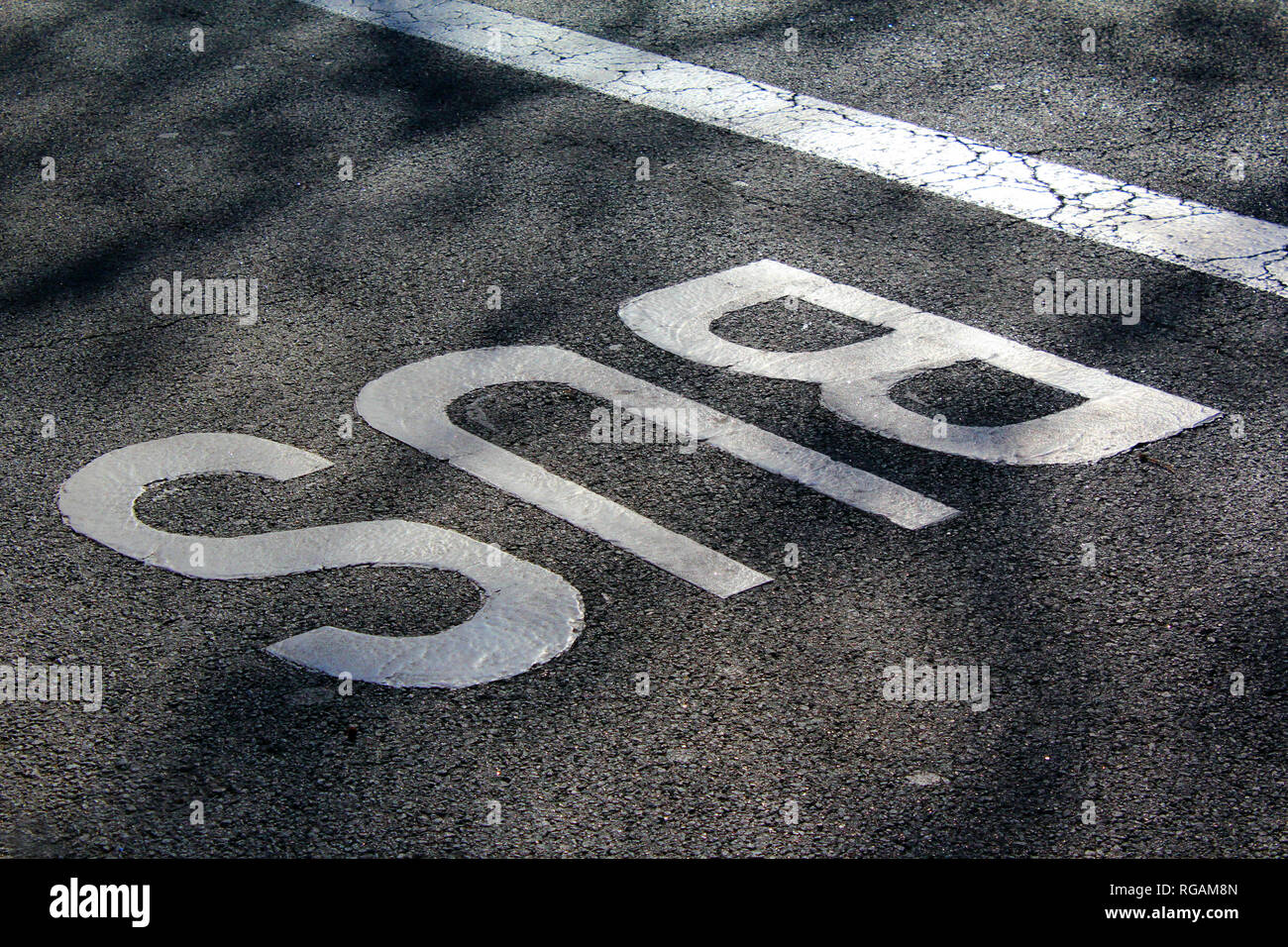 Stop marking on pavement hires stock photography and images Alamy