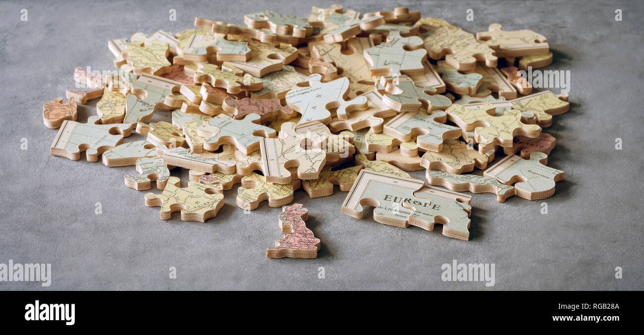 Childs educational jigsaw puzzle from 1950’s Stock Photo