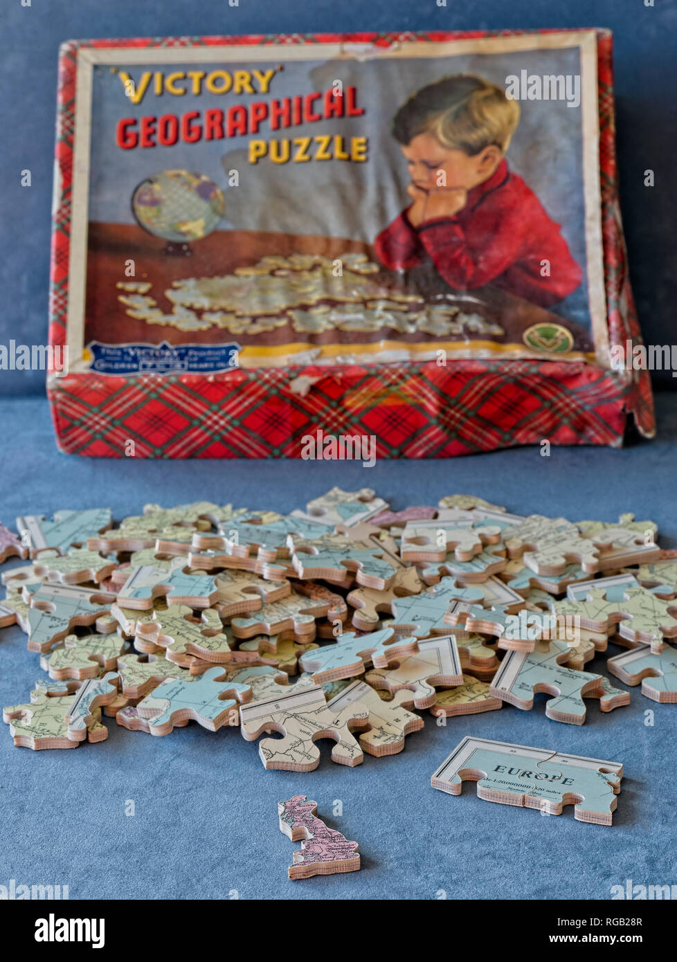 Childs educational jigsaw puzzle from 1950’s Stock Photo