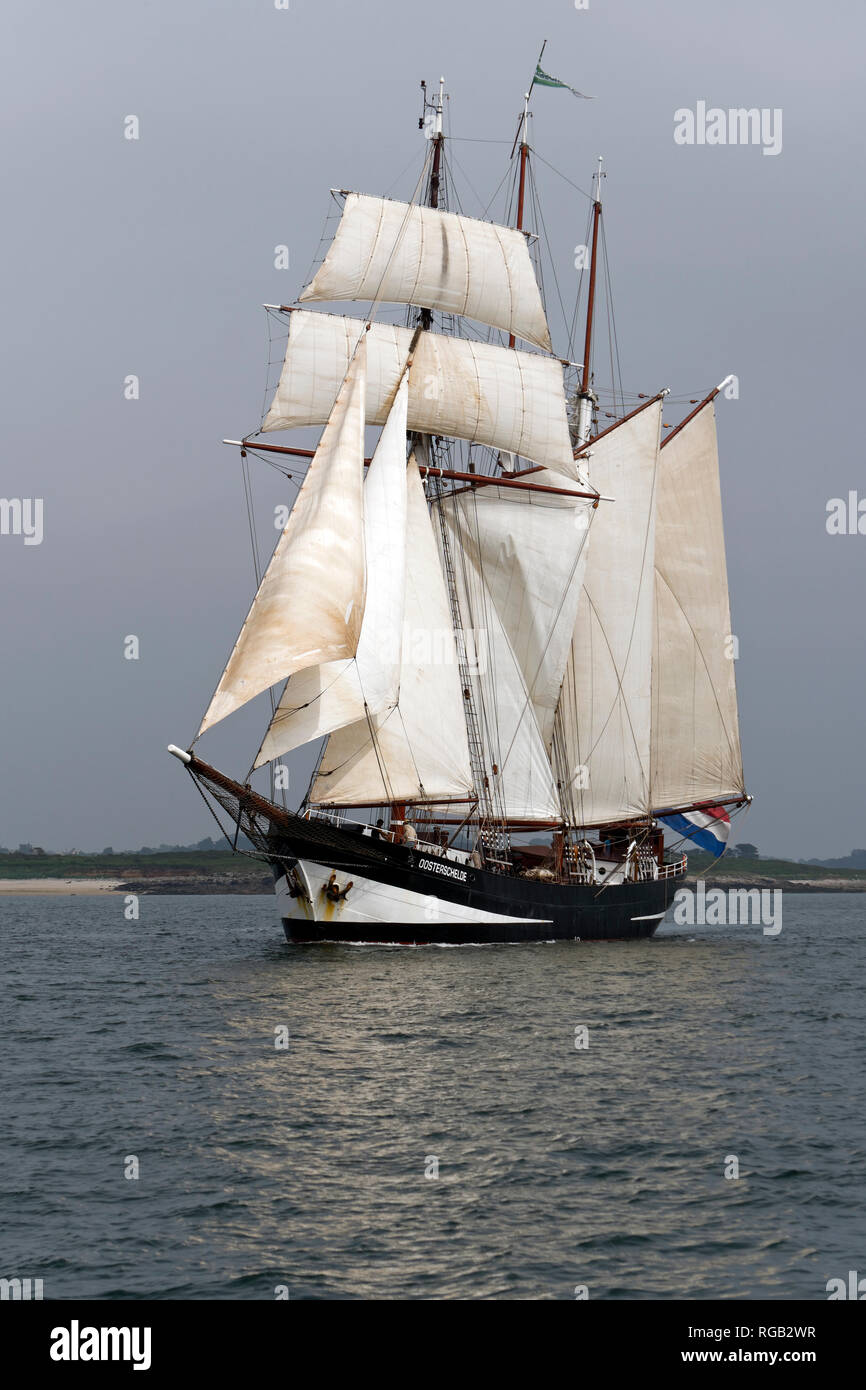 Tall Ship Full Sail Stock Photos & Tall Ship Full Sail Stock Images - Alamy