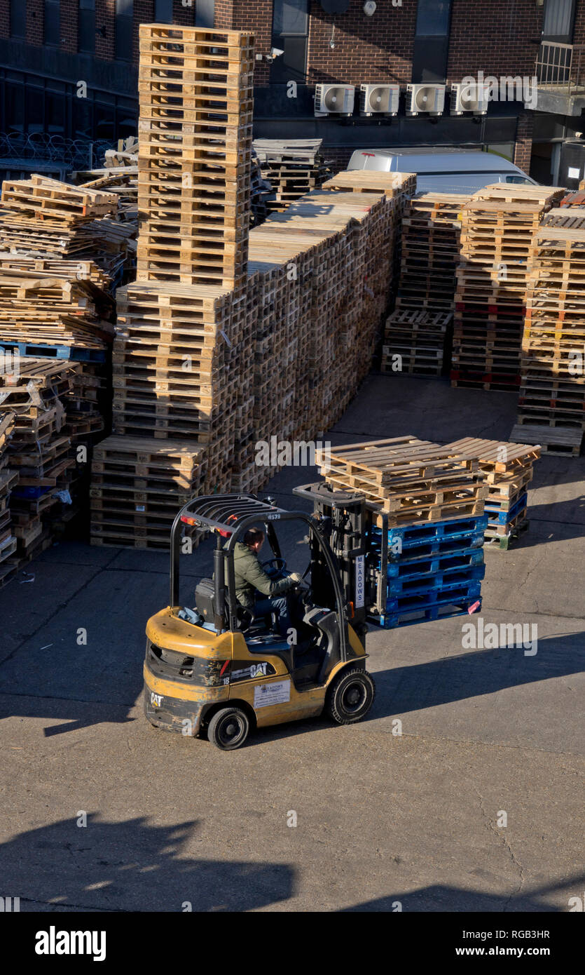 Fork Lift Uk High Resolution Stock Photography And Images Alamy