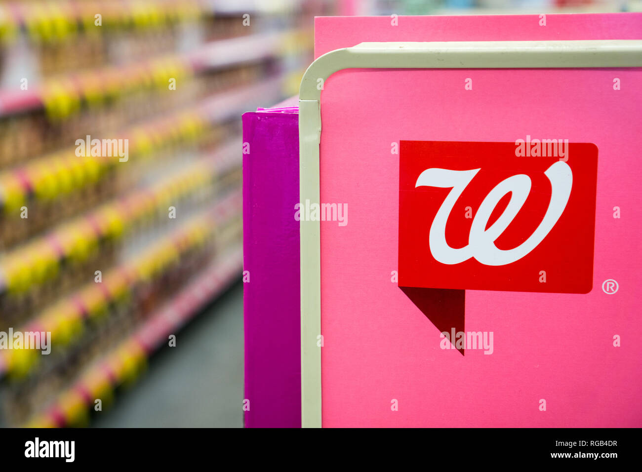 Walgreens store hires stock photography and images Alamy