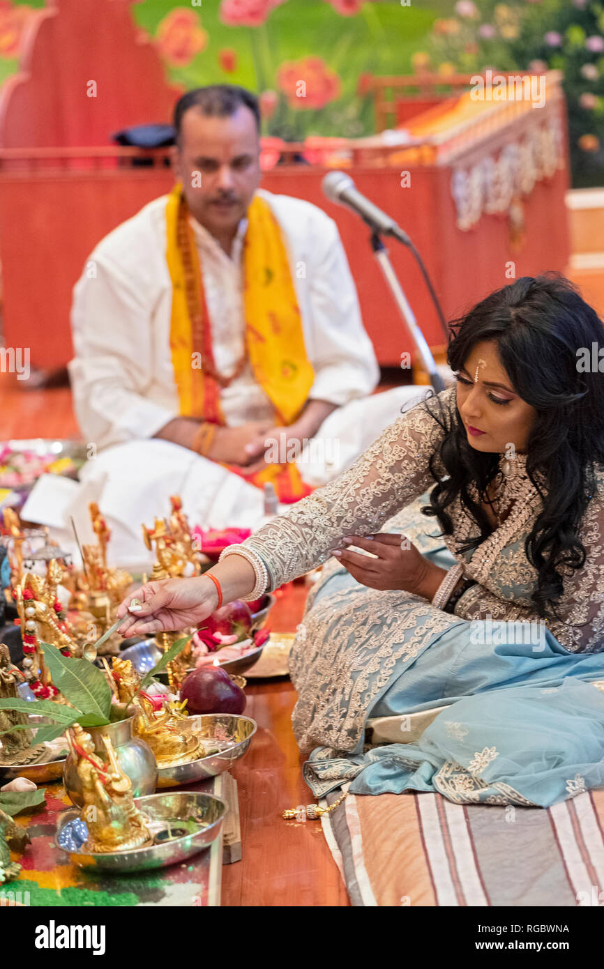 Hindu devotee hi-res stock photography and images - Alamy