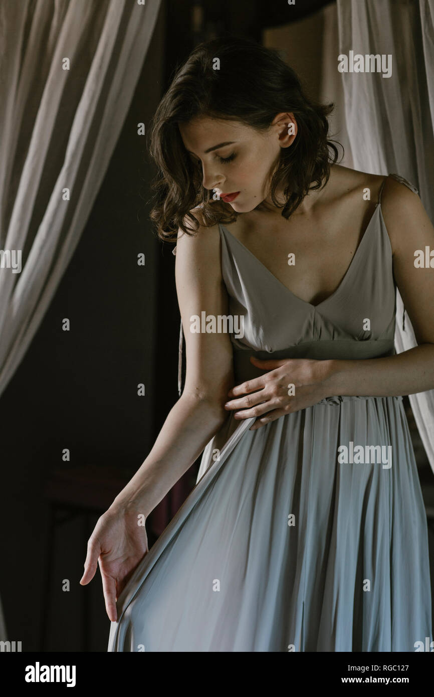Looking down dress hi-res stock photography and images - Alamy Looking down dress hi-res stock photography and images - Alamy