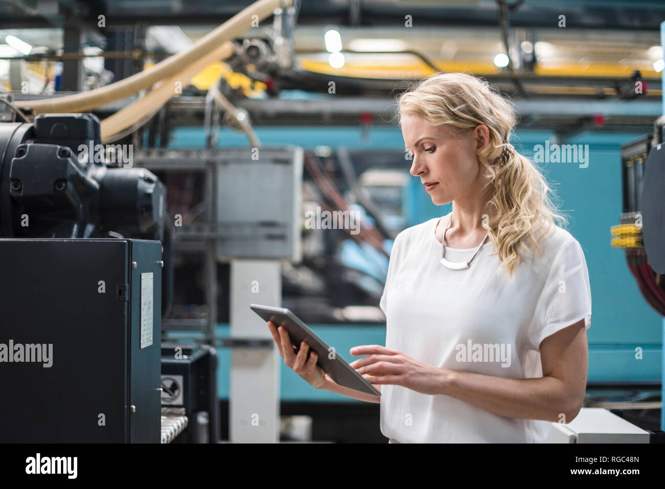 Machine shop hires stock photography and images Alamy