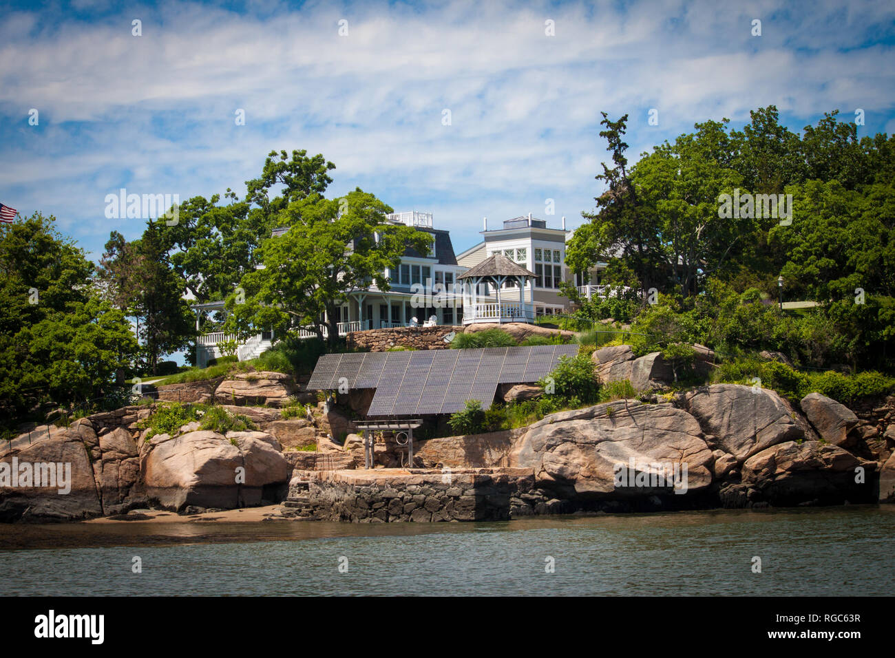 Public Thimble Island Tour from a boat with public viewing of homes