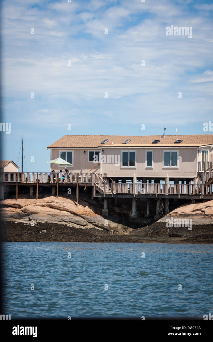 Public Thimble Island Tour from a boat with public viewing of homes