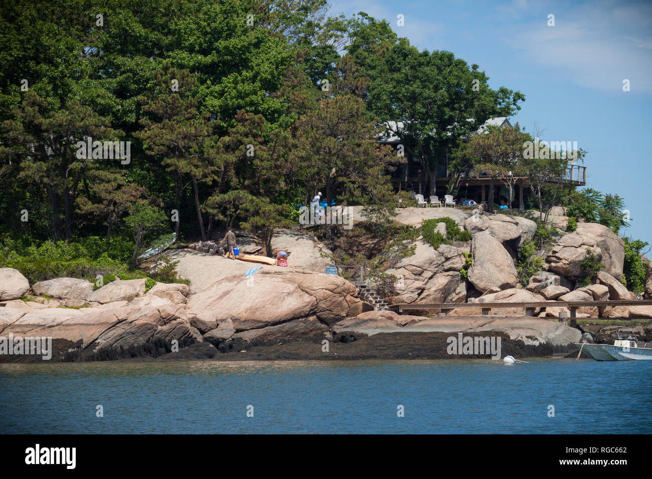 Public Thimble Island Tour from a boat with public viewing of homes