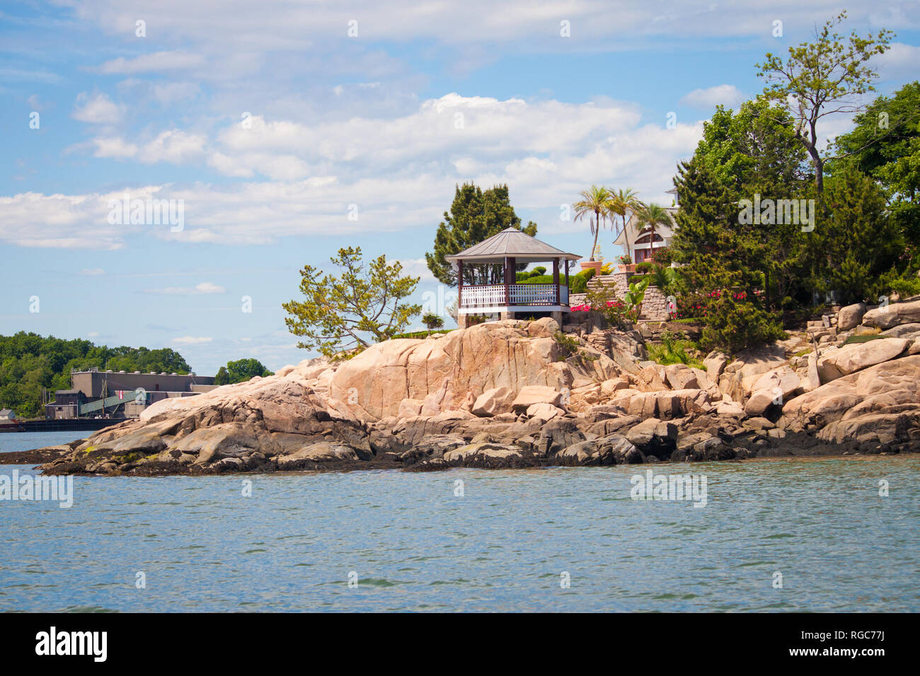 Public Thimble Island Tour from a boat with public viewing of homes