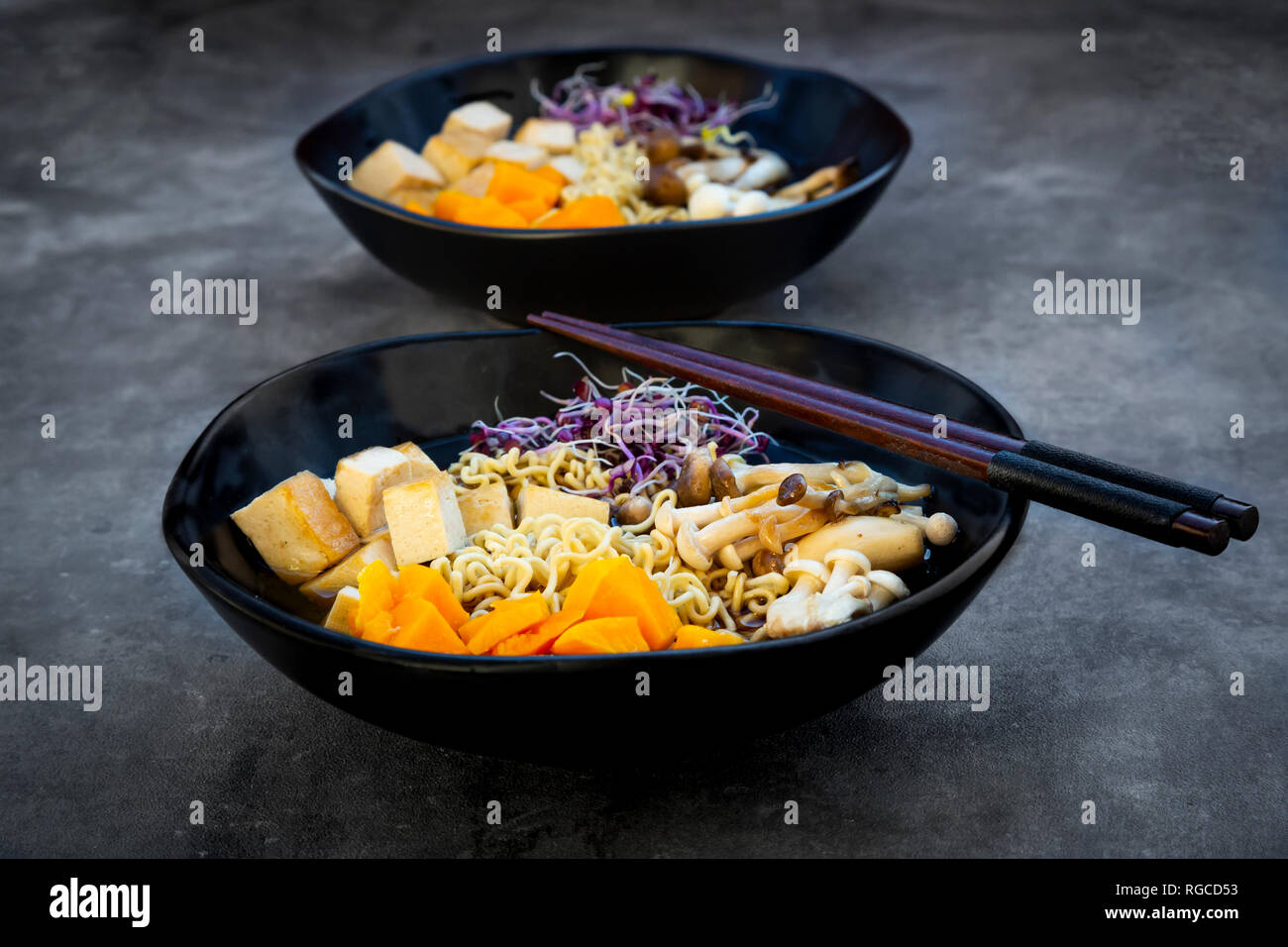 Shimeji mushroom king trumpet mushroom hires stock photography and images Alamy