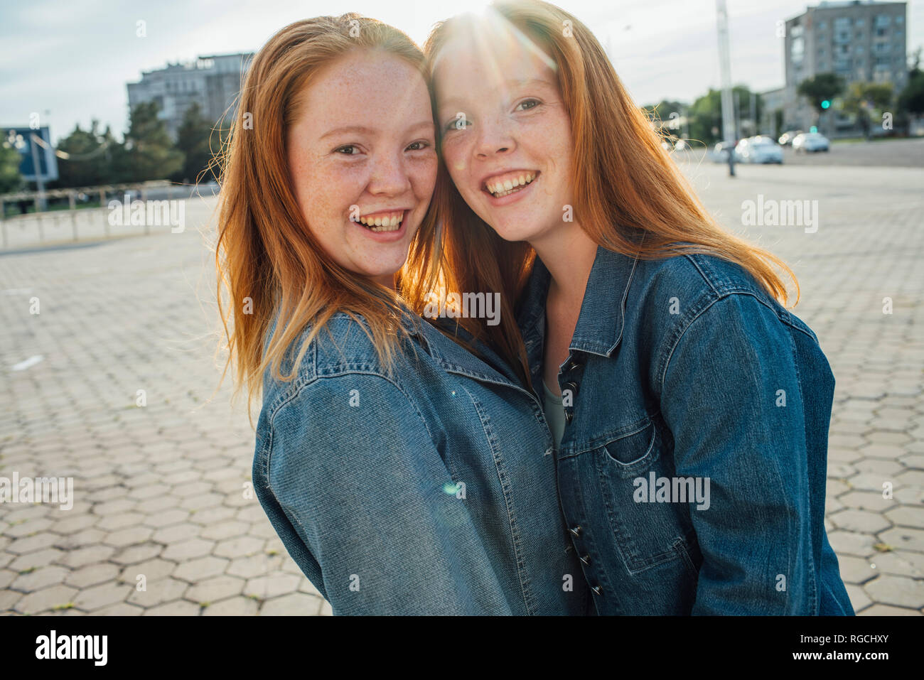 Redheaded twins city hi-res stock photography and images - Alamy
