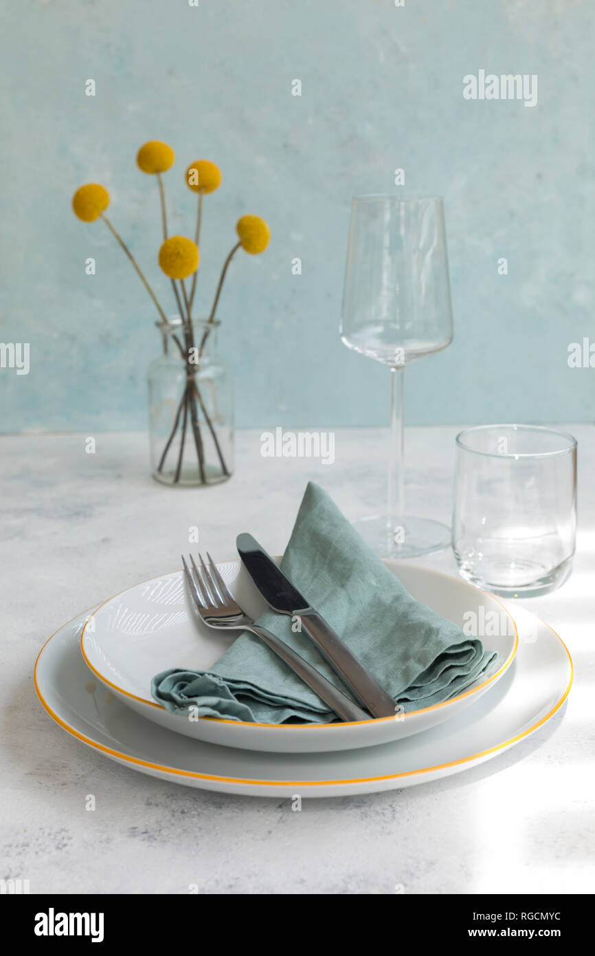 Glass laid table crockery hi-res stock photography and images - Alamy