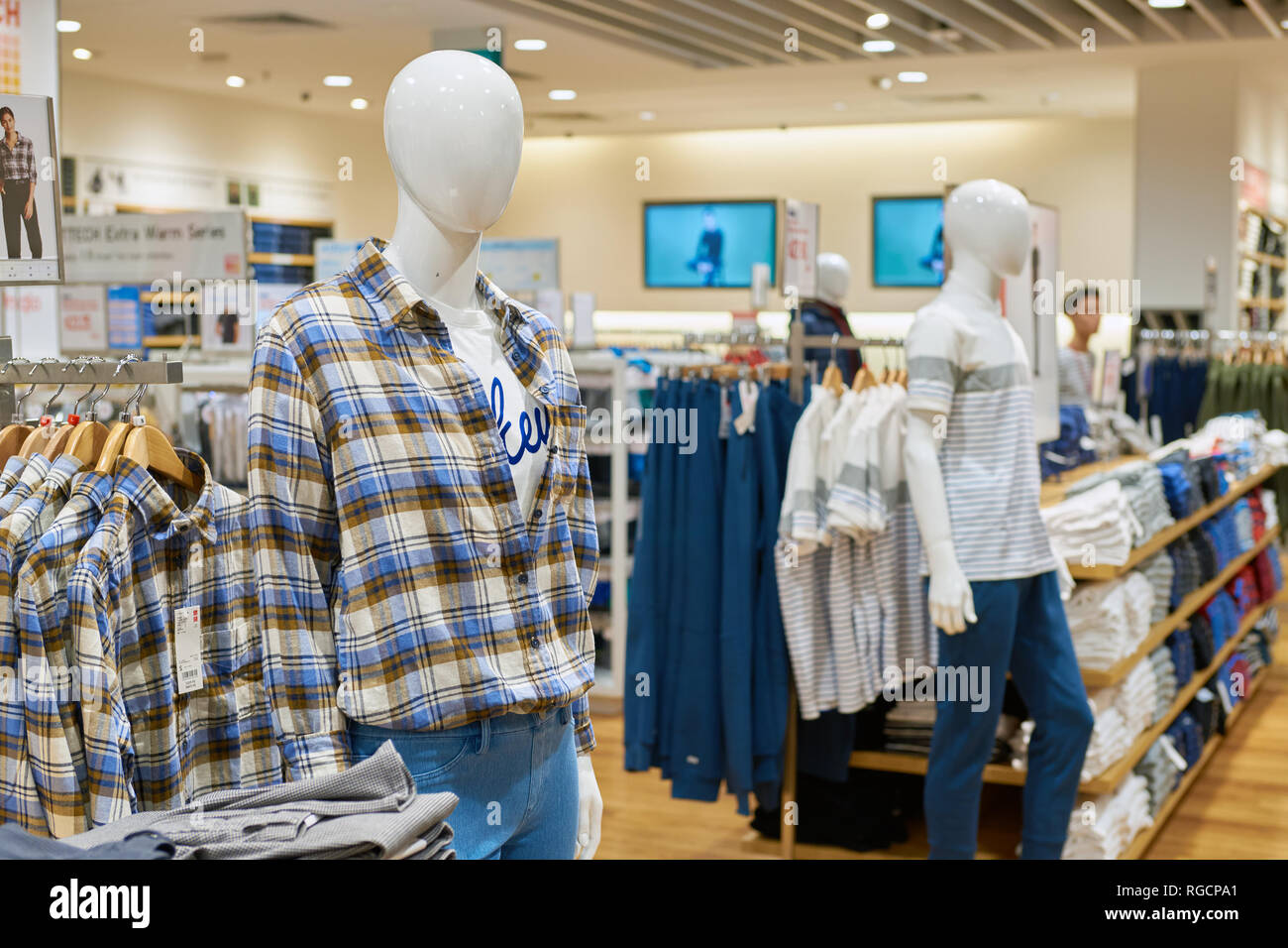 Qlo uni uniqlo hi-res stock photography and images - Alamy