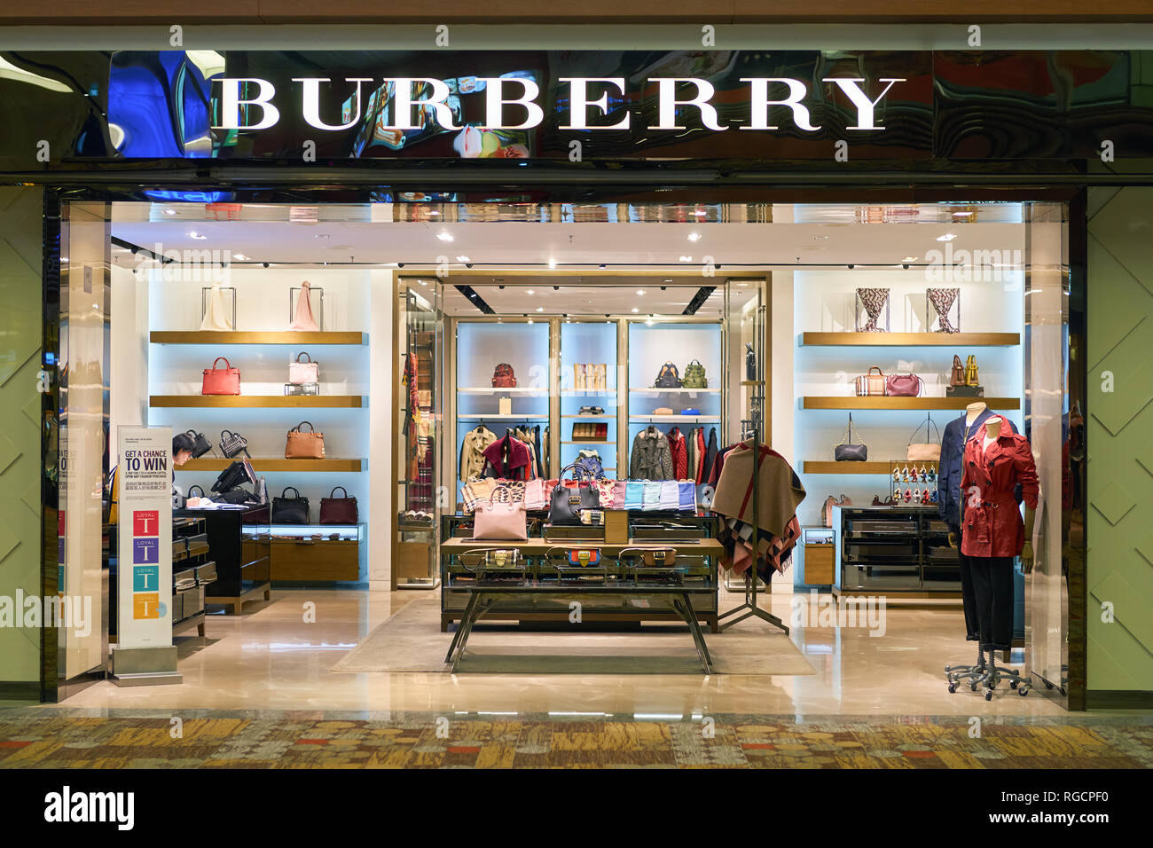 SINGAPORE - CIRCA SEPTEMBER, 2016: Burberry store at Singapore Changi  Airport. Burberry Group, Inc., is a British luxury fashion house Stock  Photo - Alamy
