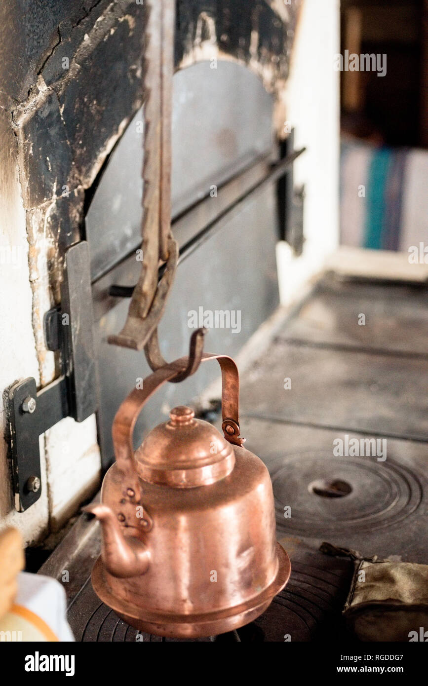 Hearth n kettle hi-res stock photography and images - Alamy