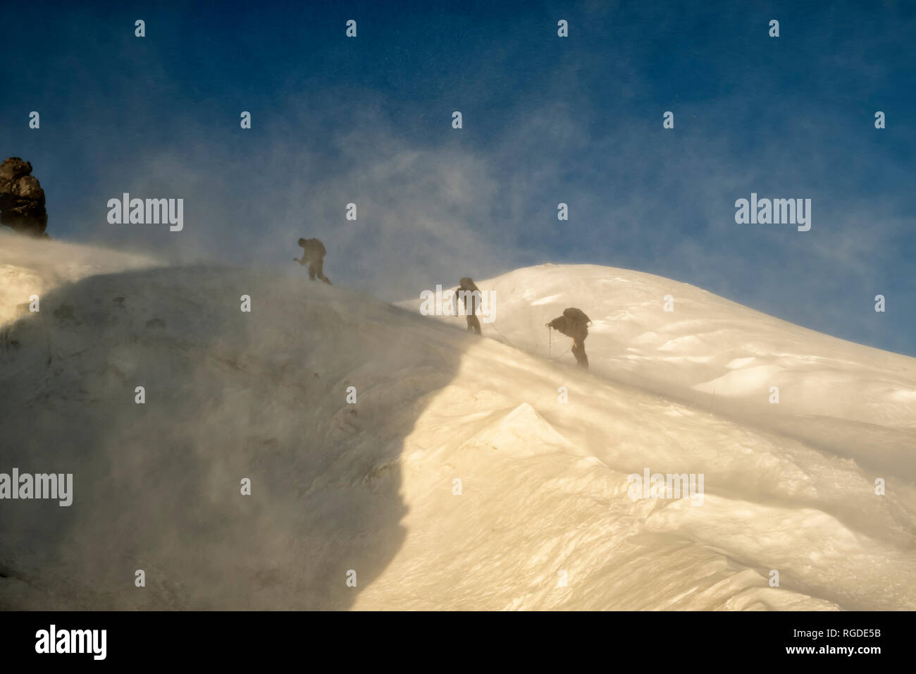 Russia, Upper Baksan Valley, Caucasus, Mountaineers ascending Mount Elbrus Stock Photo