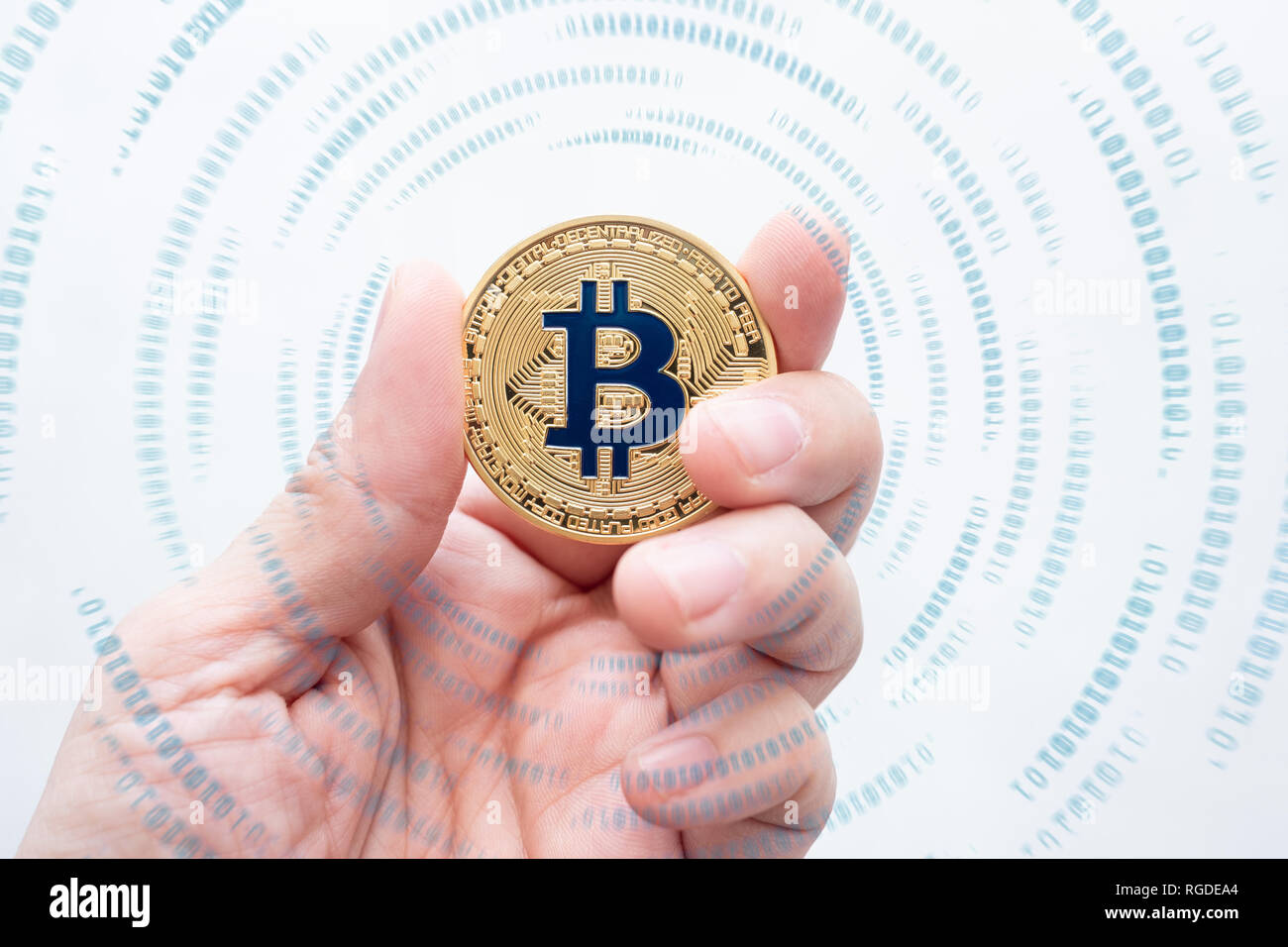 Bitcoin hand hi-res stock photography and images - Alamy