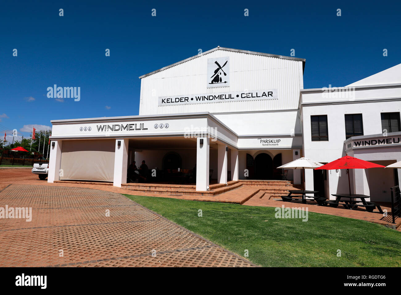 The Windmeul Wine Cellar is situated in the Agter Paarl alongside the