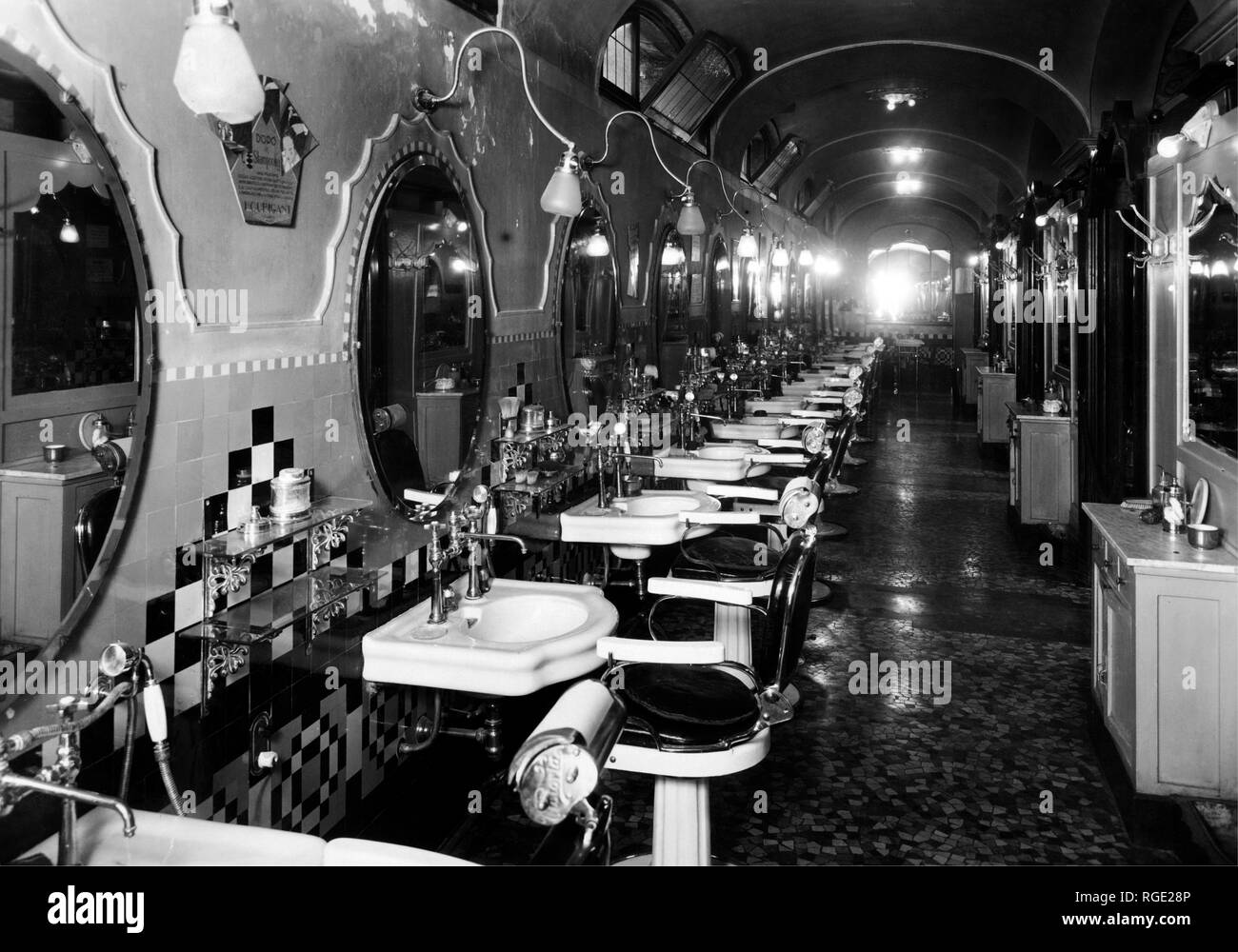 italy, milan, hairdressers' room of the daytime hotel cobianchi in piazza duomo, 20s-30s Stock Photo