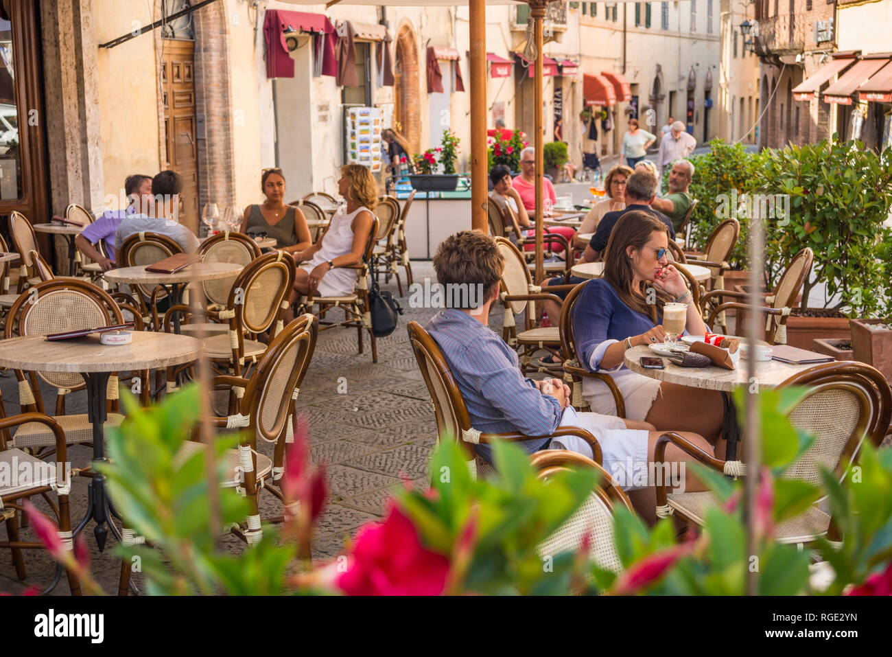 Pavement cafe, Hill town Montalcino, Tuscany, Italy Stock Photo