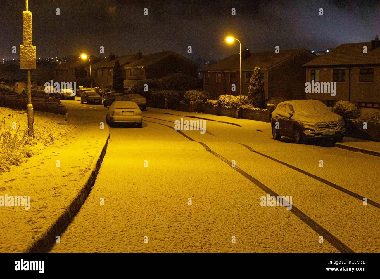 Cork, Ireland, 29th January, 2019.   Snow in Ballyvolane, Cork City. Today a Yellow Weather Warning was put in place across the country by MET Eireann for ice and snow. Heavy snowfall hit parts of Cork City and County throughout the day making some roads treacherous and driving particularly dangerous throughout the city. Pictured here is the snow throughout the Ballyvolane/ Dublin Hill Area. Credit: Damian Coleman/Alamy Live News. Stock Photo