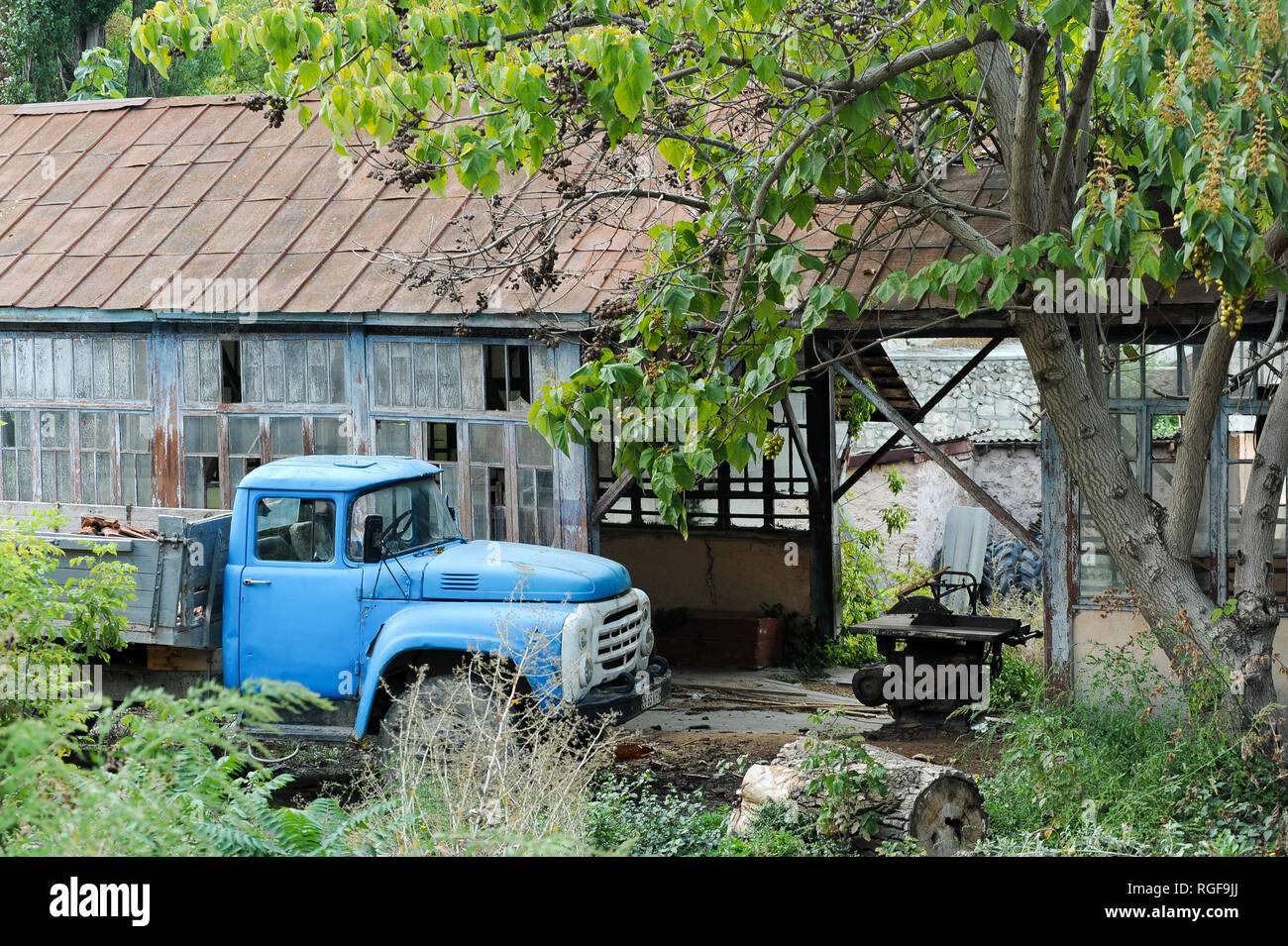 Zil 130 truck car in Bakhchysarai, Crimea, Ukraine. October 2nd 2008 © Wojciech Strozyk / Alamy Stock Photo Stock Photo