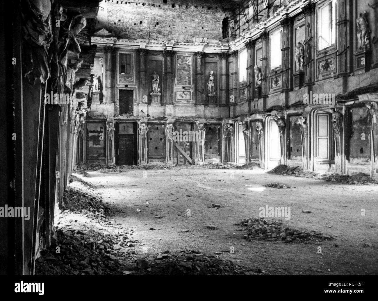 milan, royal palace, caryatids room, second world war, 1939-45 Stock Photo