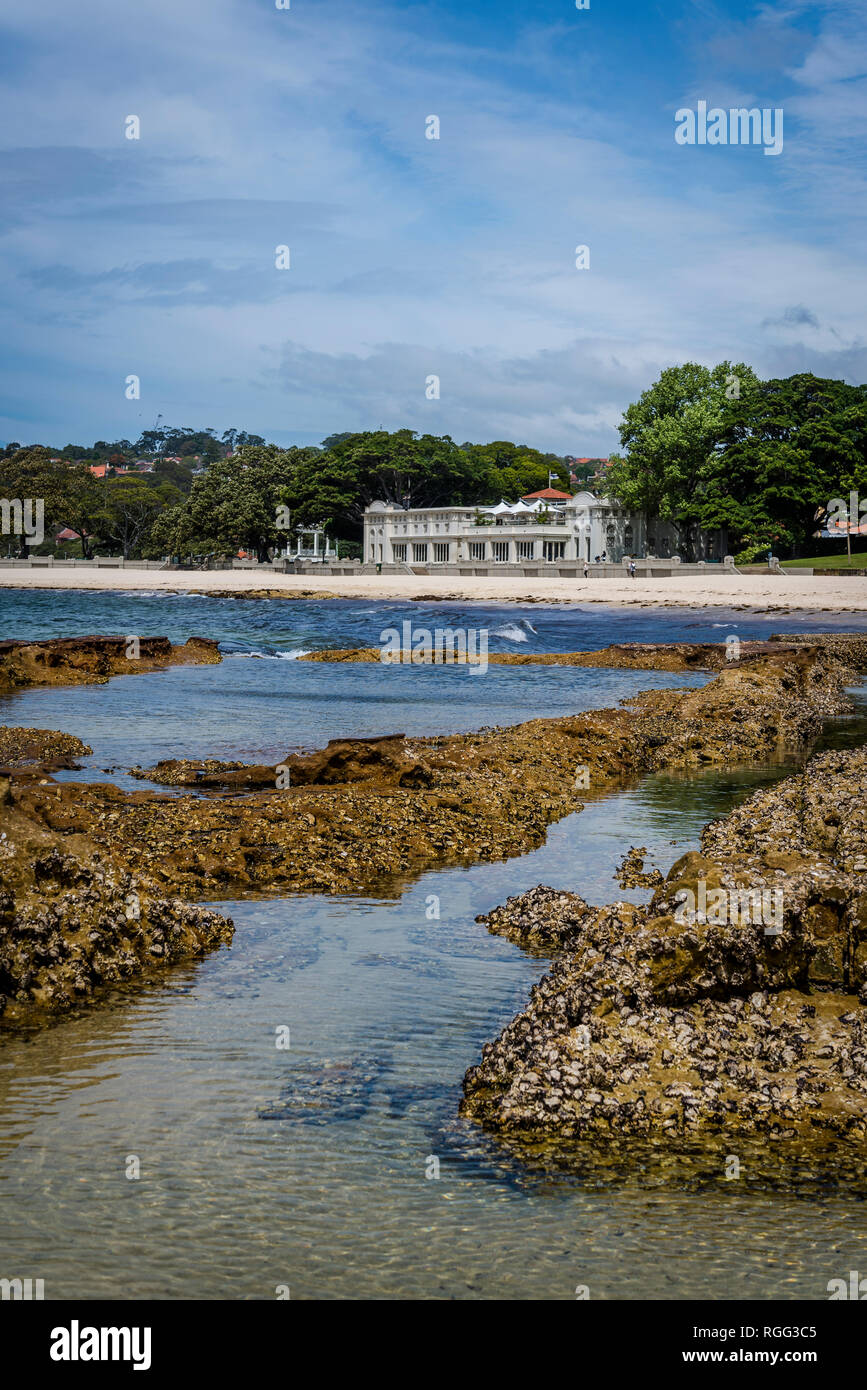 Balmoral Beach and Bathers’ Pavilion restaurant in distance, North Shore, Sydney, NSW, Australia Stock Photo