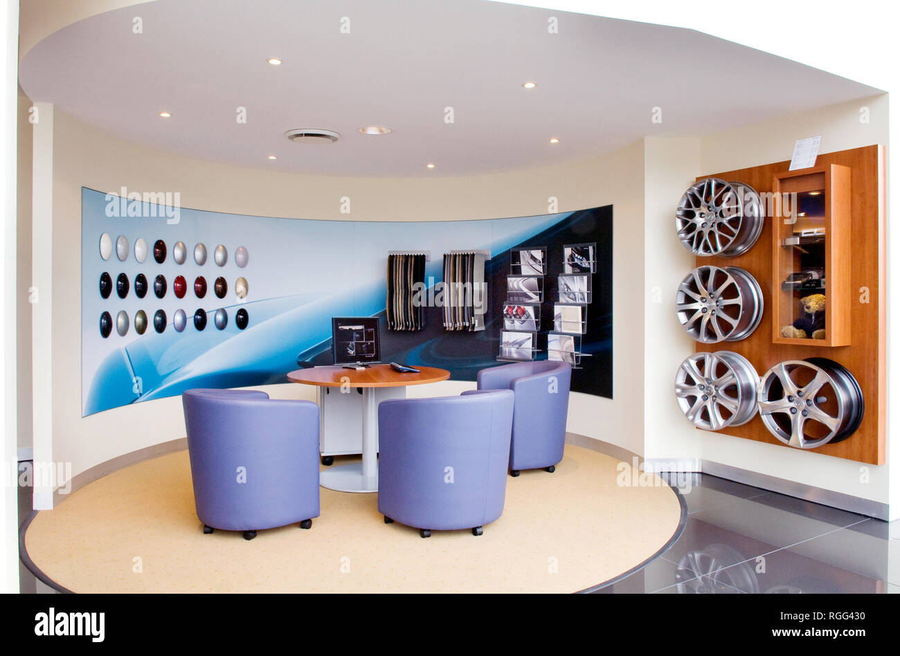 Lexus Edgware Rd Lexus car showroom, Edgeware Road, London Stock Photo - Alamy