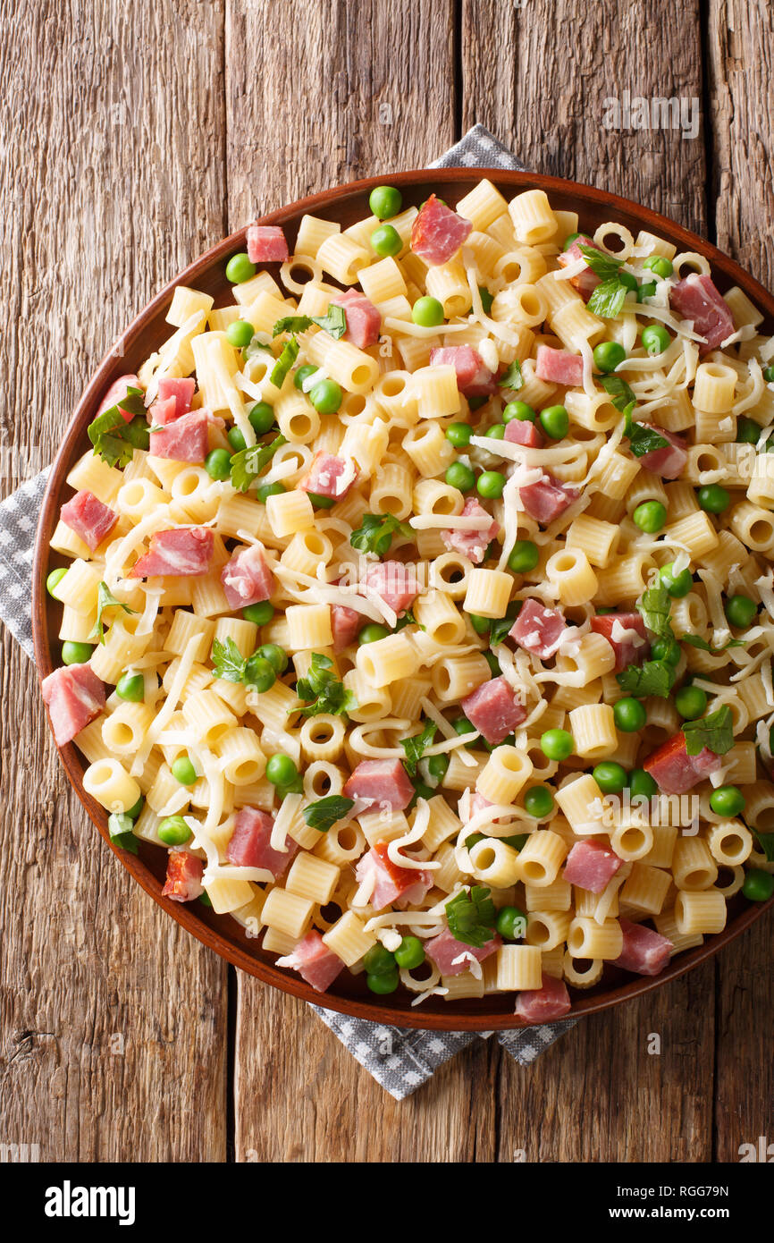 Pasta mozzarella cheese ham hi-res stock photography and images - Alamy